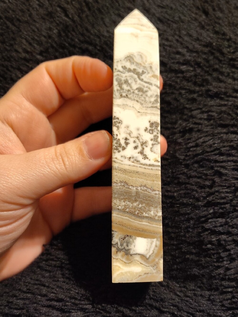 Banded Calcite Tower - Picture 4 of 4